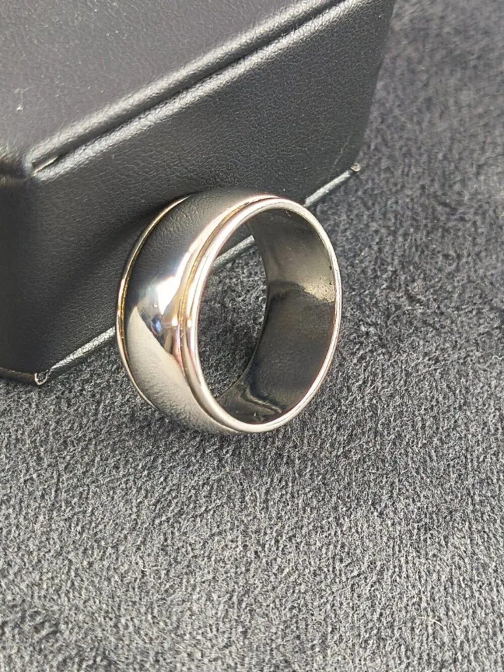 Silver color wide band thumb ring, unisex